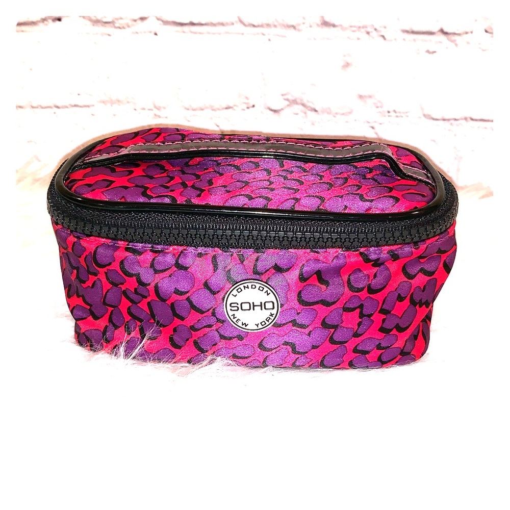 🎓 SOHO Berry Cheetah Mini Accessory Case